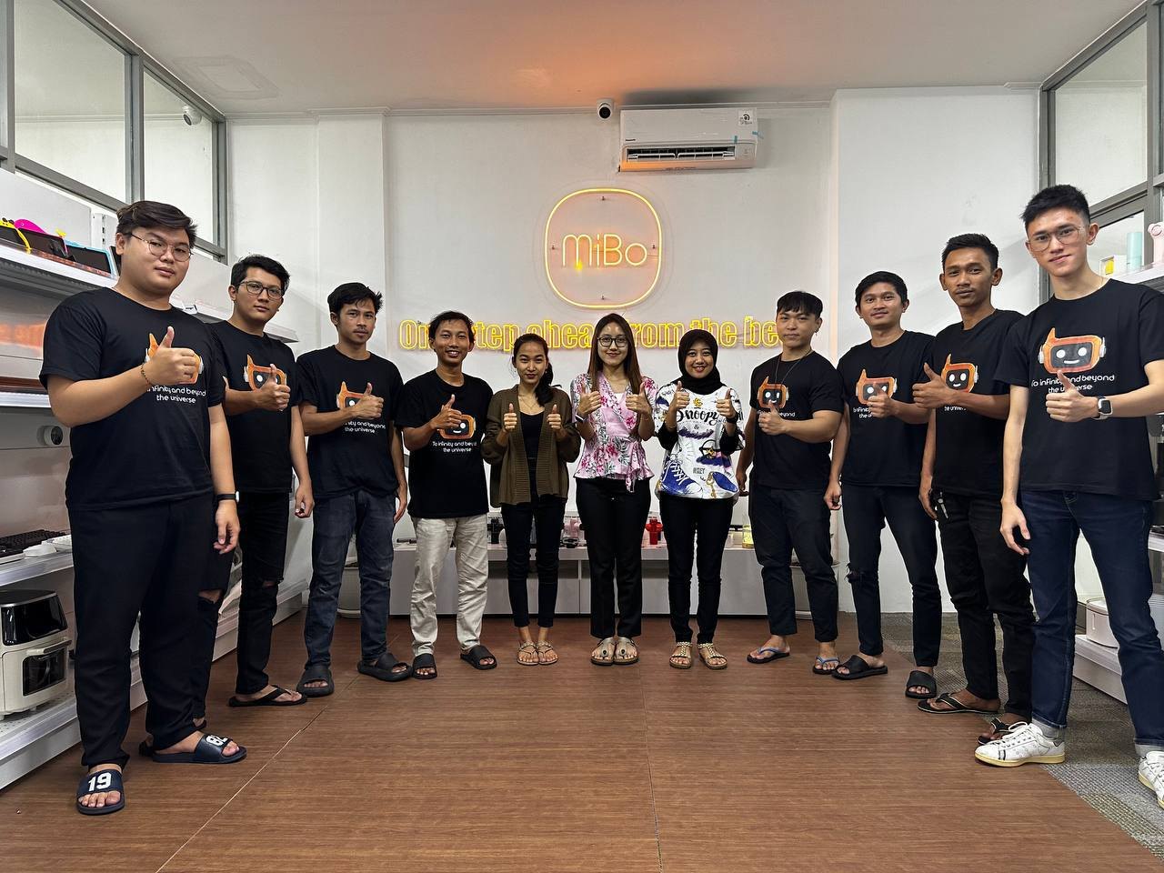 MIBO visitor interaction during booth activation